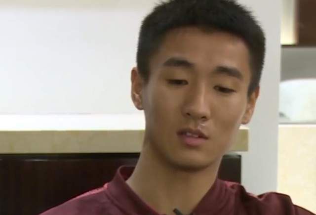 午夜不用钱18岁以下不能进影院